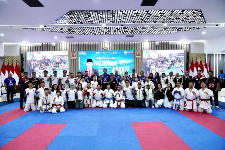 Para peserta Kejuaraan Karate Hantaru 2024.